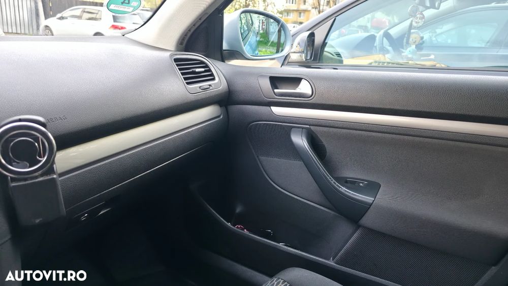 Volkswagen Golf 1.6 TDI DPF Comfortline - 13