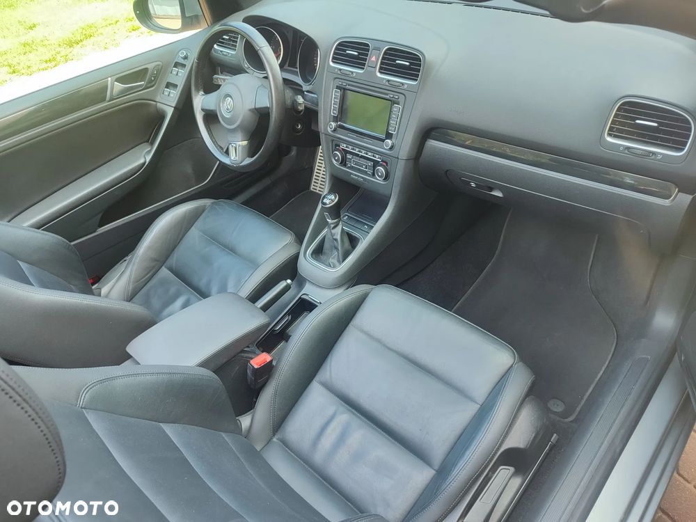 Volkswagen Golf Cabrio 2.0 TDI BlueMotion Technology Cup - 21
