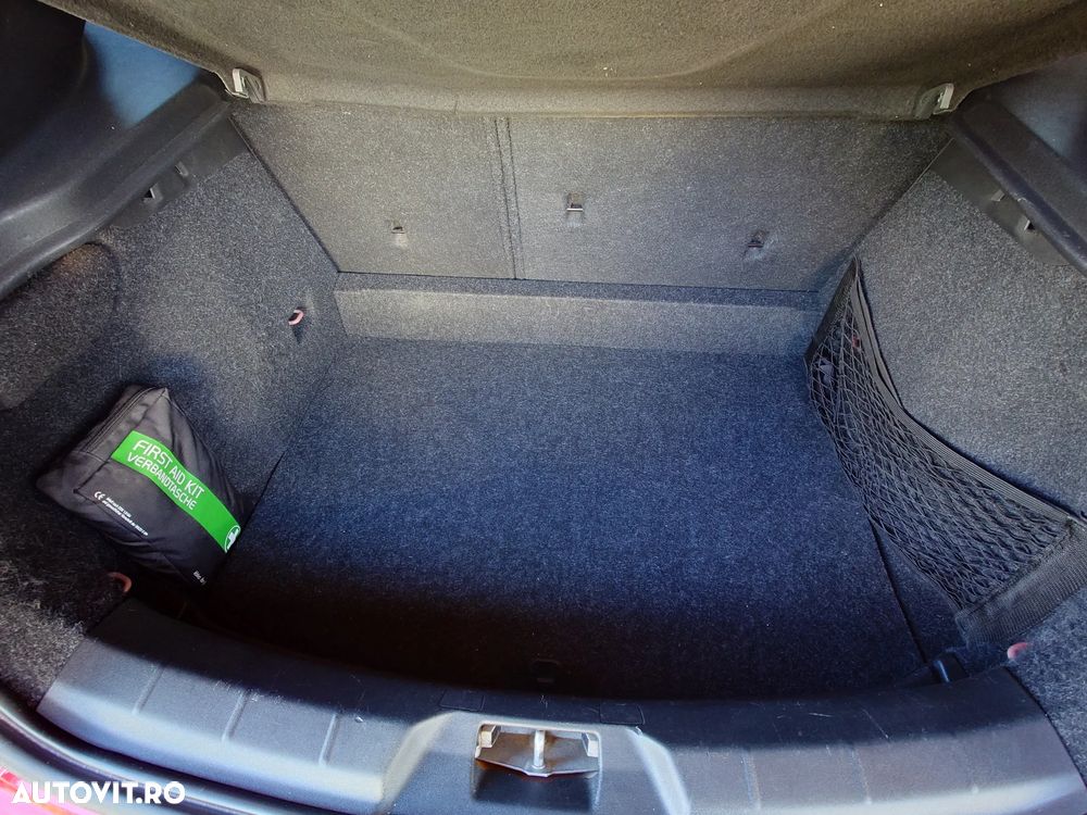 Volvo V40 T3 Geartronic RDesign - 13