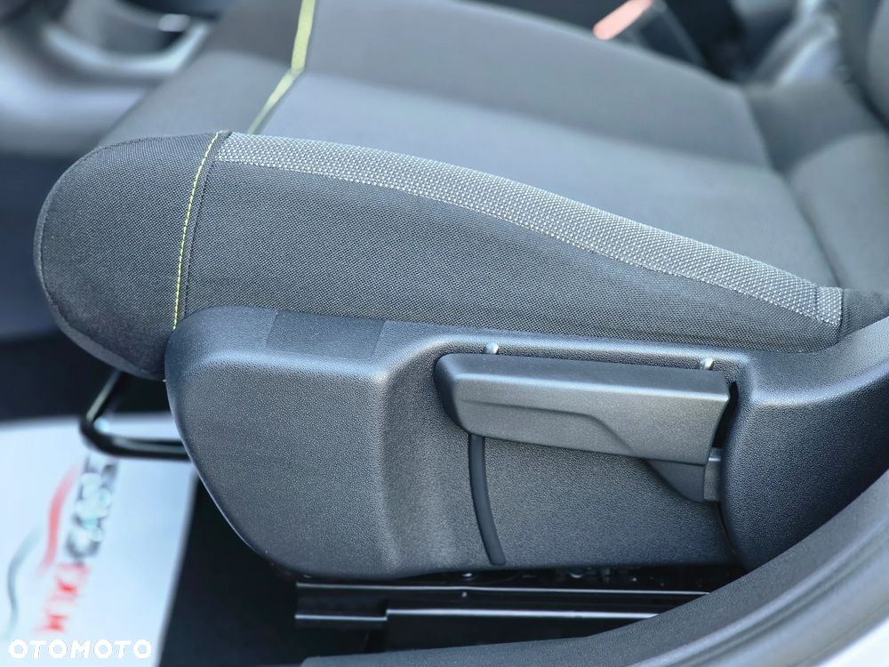 Citroën C3 Pure Tech (VTi) 82 Exclusive - 29