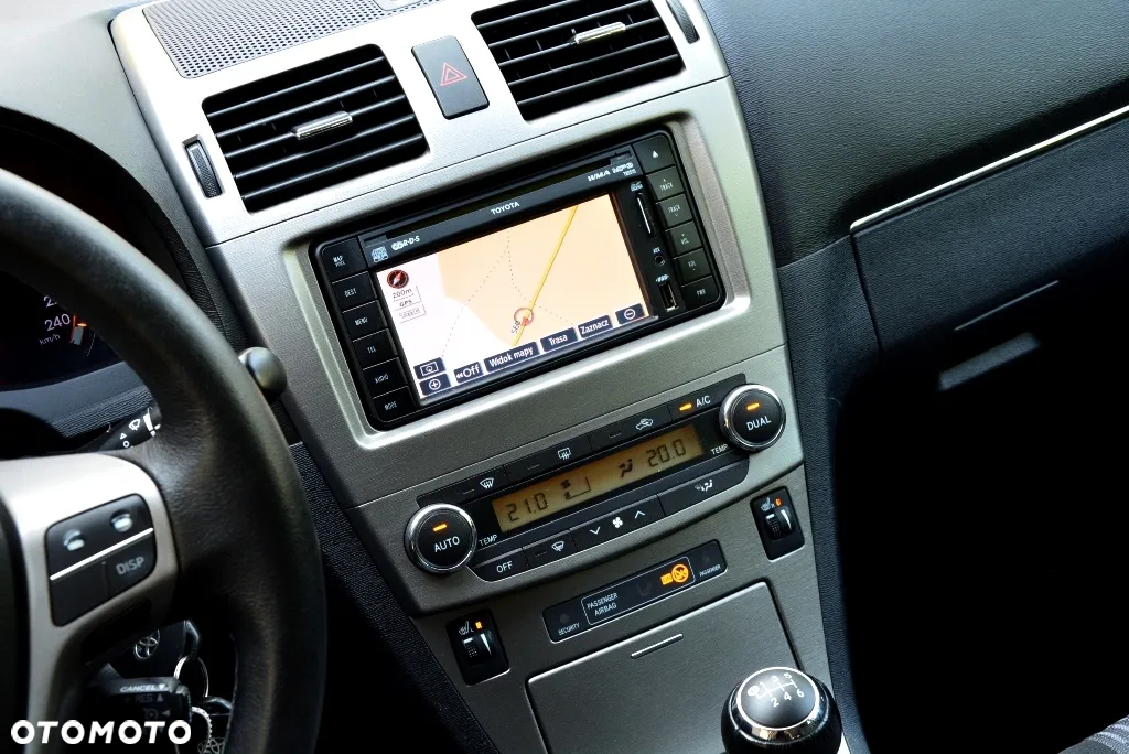 Toyota Avensis 1.8 Sol plus NAVI - 9