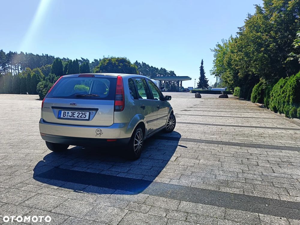 Ford Fiesta 1.3 Ambiente - 13