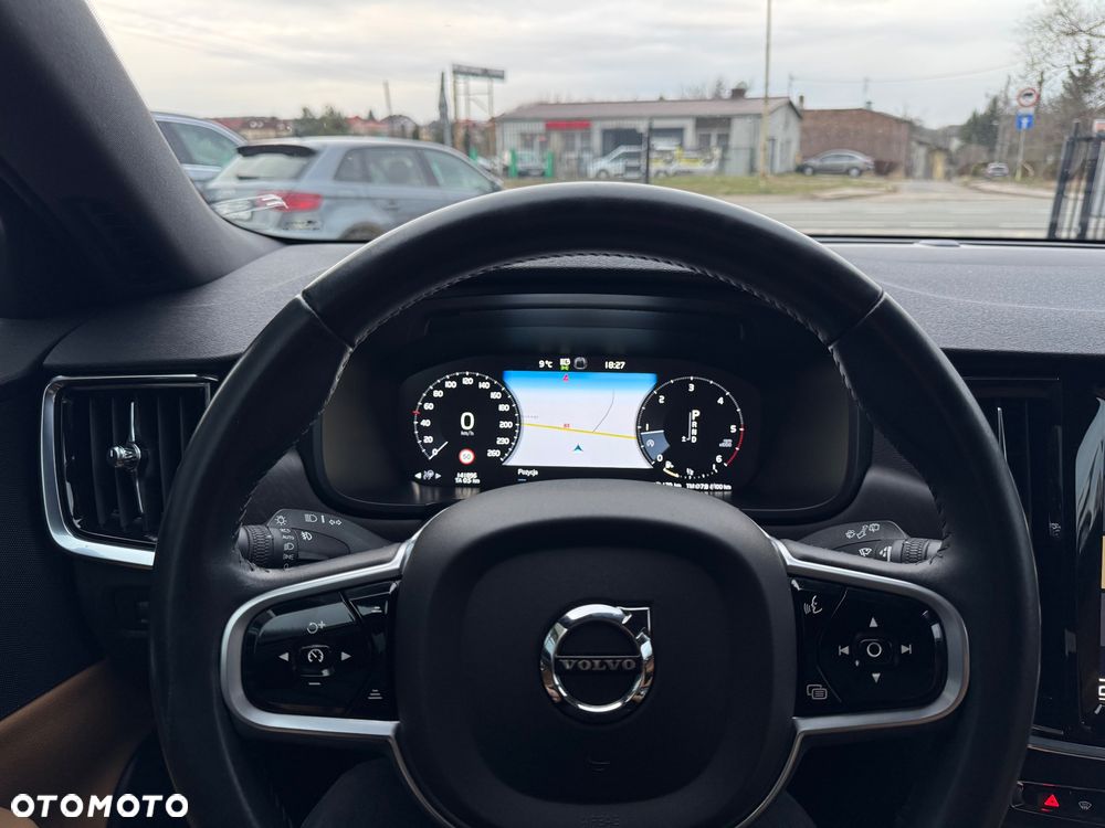 Volvo V90 Cross Country D4 AWD Geartronic Pro - 11