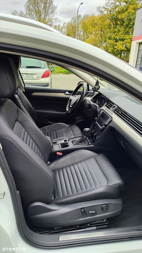 Volkswagen Passat 2.0 TDI Bi-Turbo BMT 4Mot Highline DSG - 11