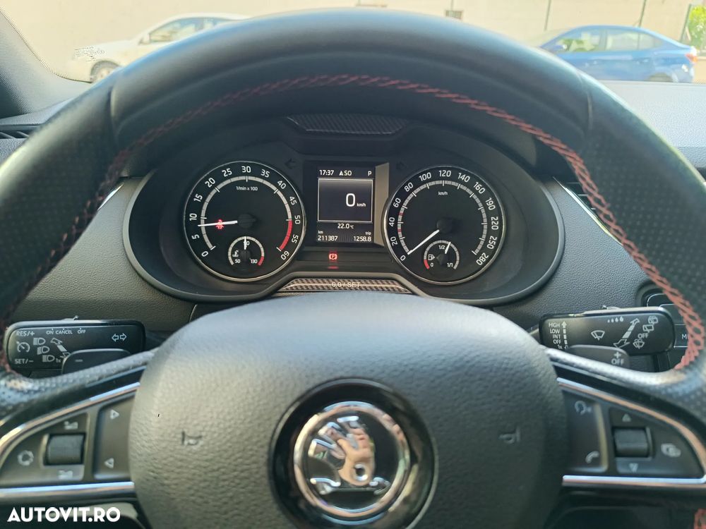 Skoda Octavia 2.0 TDI DSG RS - 12