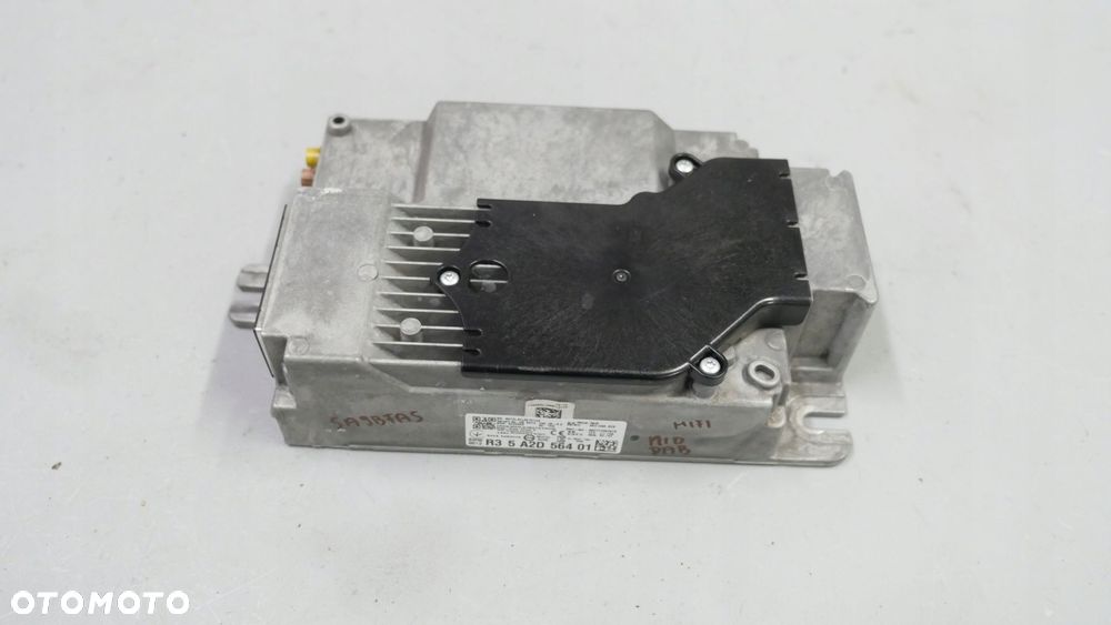 bmw g20 g30 wzmacniacz audio mid dab harman 5a2d564 - 3