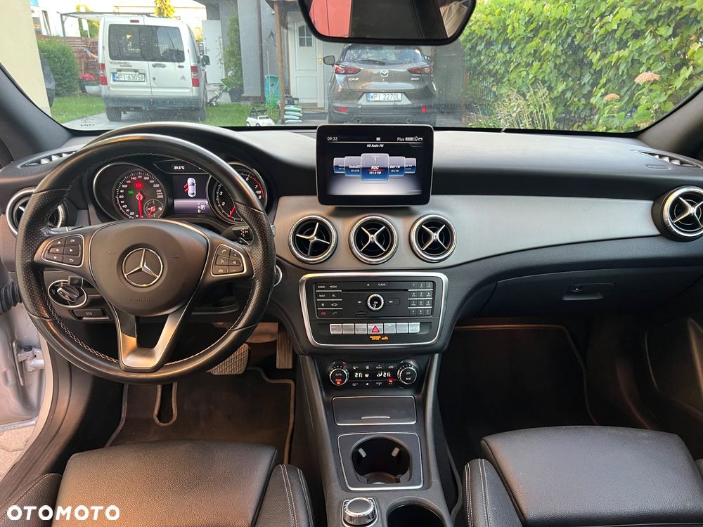 Mercedes-Benz CLA 250 4-Matic AMG Line - 16