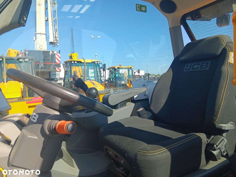 JCB 542-70 Agri Xtra - 5