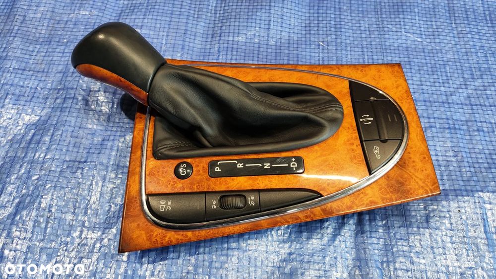 RAMKA SCHOWEK ZMIENIARKI PANEL STEROWANIA DREWNO DEKORY GAŁKA BIEGÓW KEYLESS GO ENGINE START STOP PRZEŁĄCZNIK RADAR DISTRONIC AIRMATIC GRZANIA FOTELI KOMPLET A2115420426 A2118201810 A2118217158 A2116800552 A2116802336 MERCEDES W211 ELEGANCE - 5