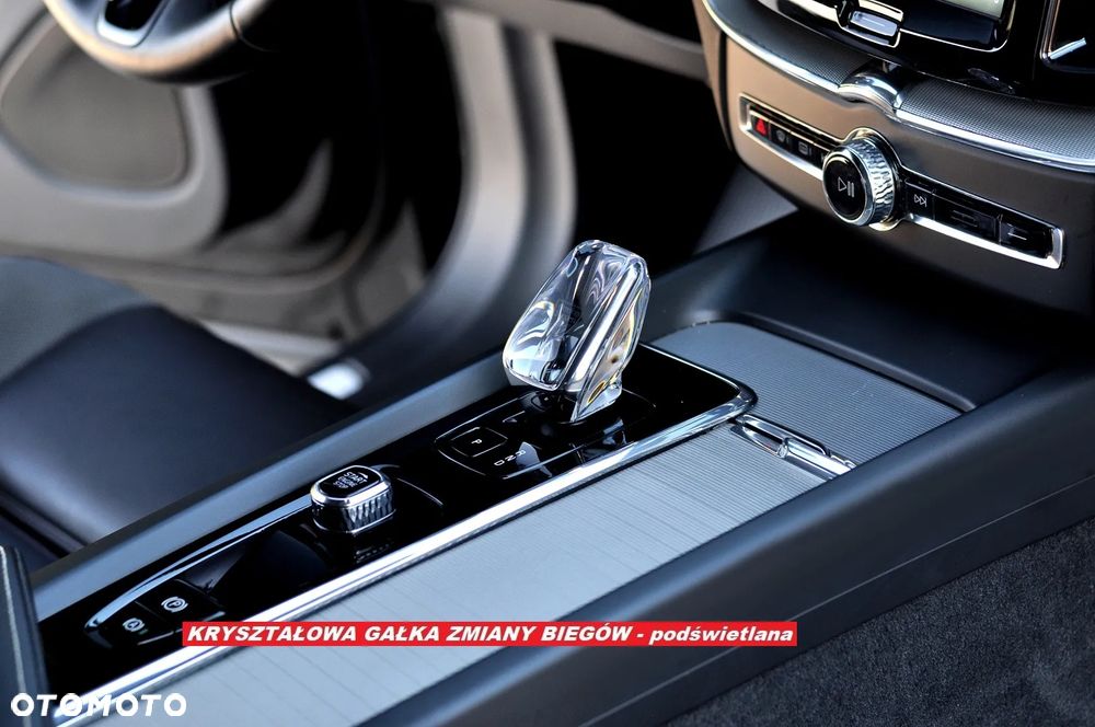Volvo XC 60 B4 D Plus Dark - 20