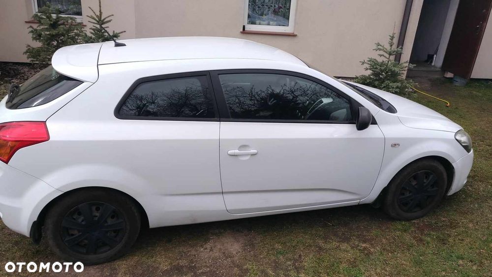 Kia Ceed 1.6 Crdi Comfort + - 1