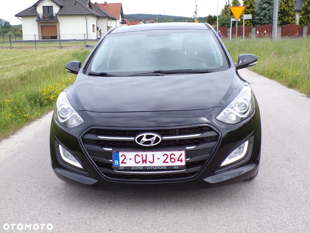 Hyundai i30 blue 1.6 CRDi Passion - 2