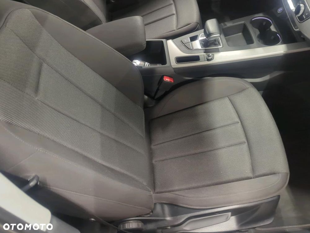 Audi A4 Limousine - 14