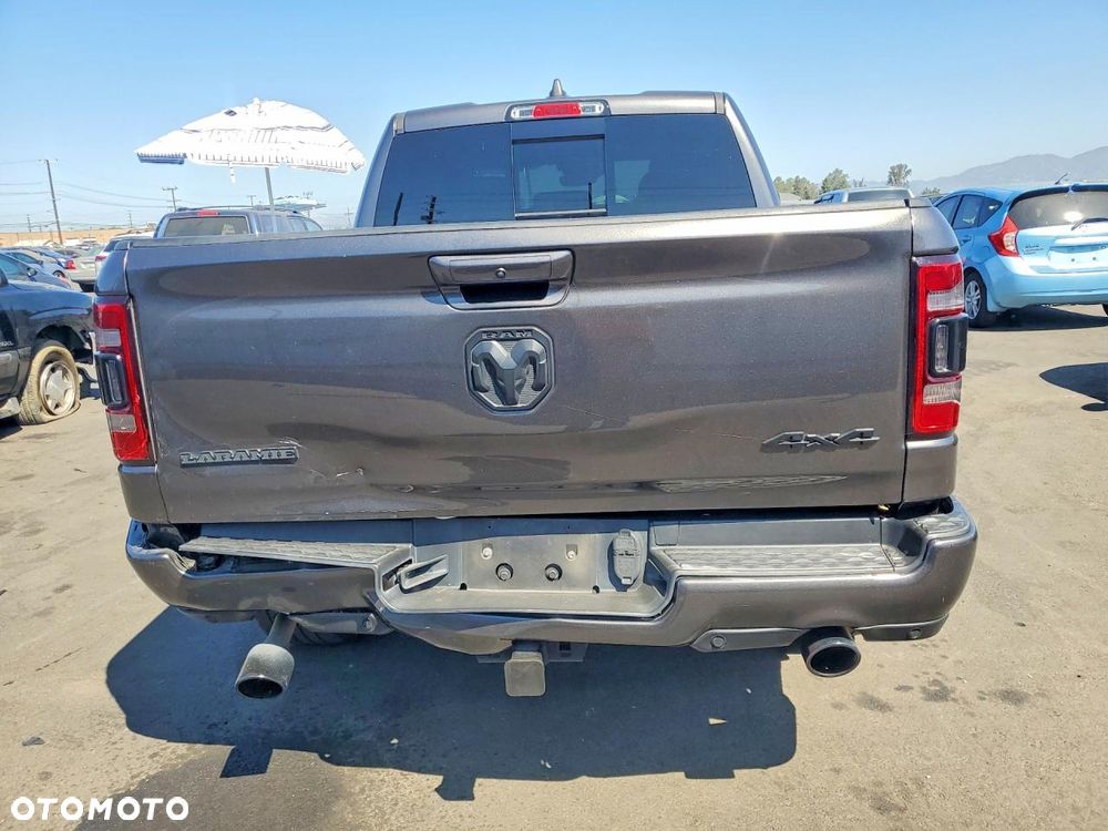 RAM 1500 5.7 Crew Cab Laramie - 6