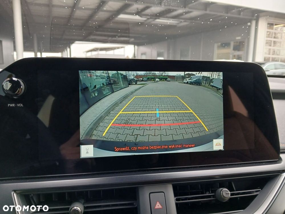 Lexus UX 300h F Sport Design - 24