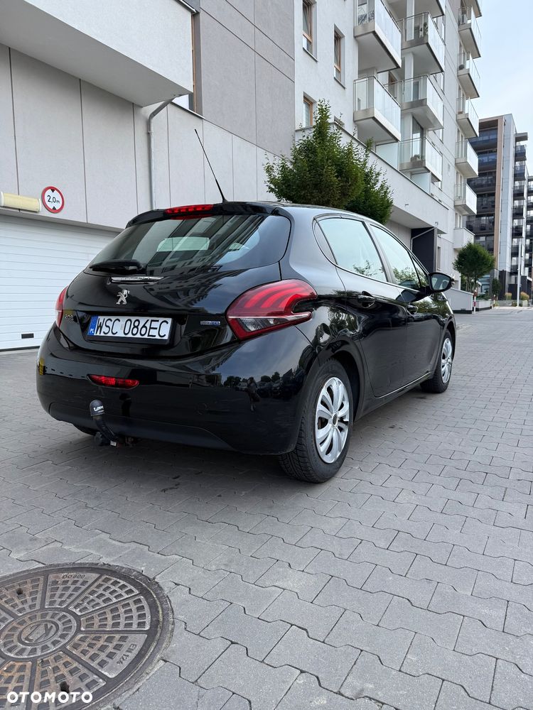 Peugeot 208 - 4