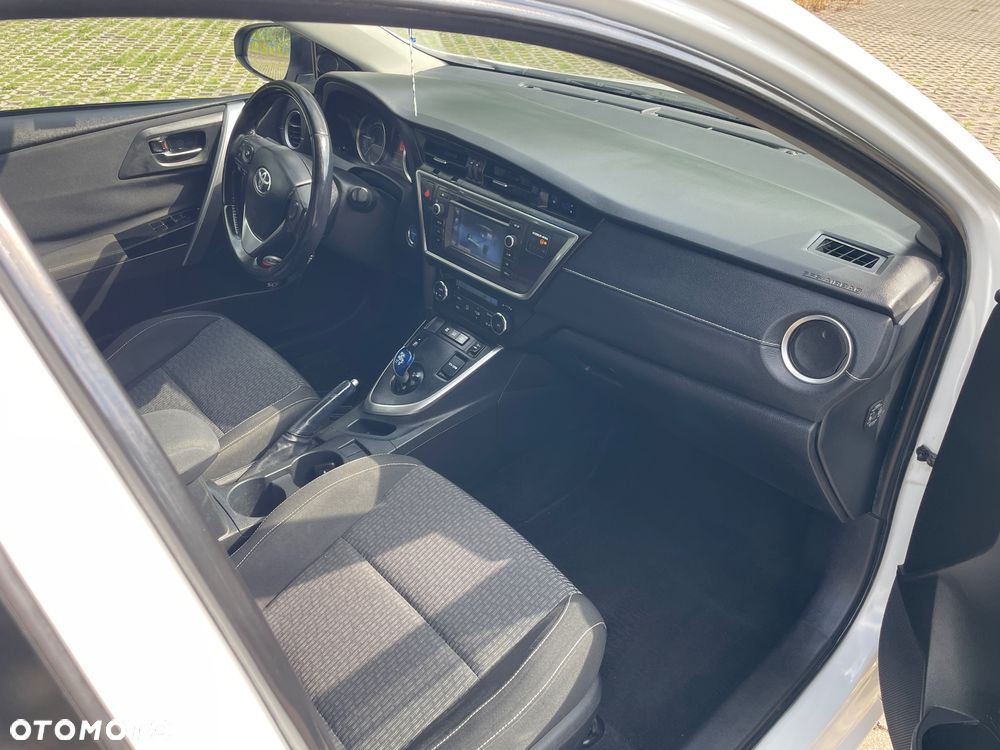 Toyota Auris 1.8 HSD Luna - 10