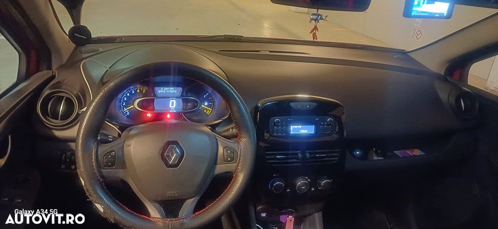 Renault Clio 1.2 16V 75 Life - 9
