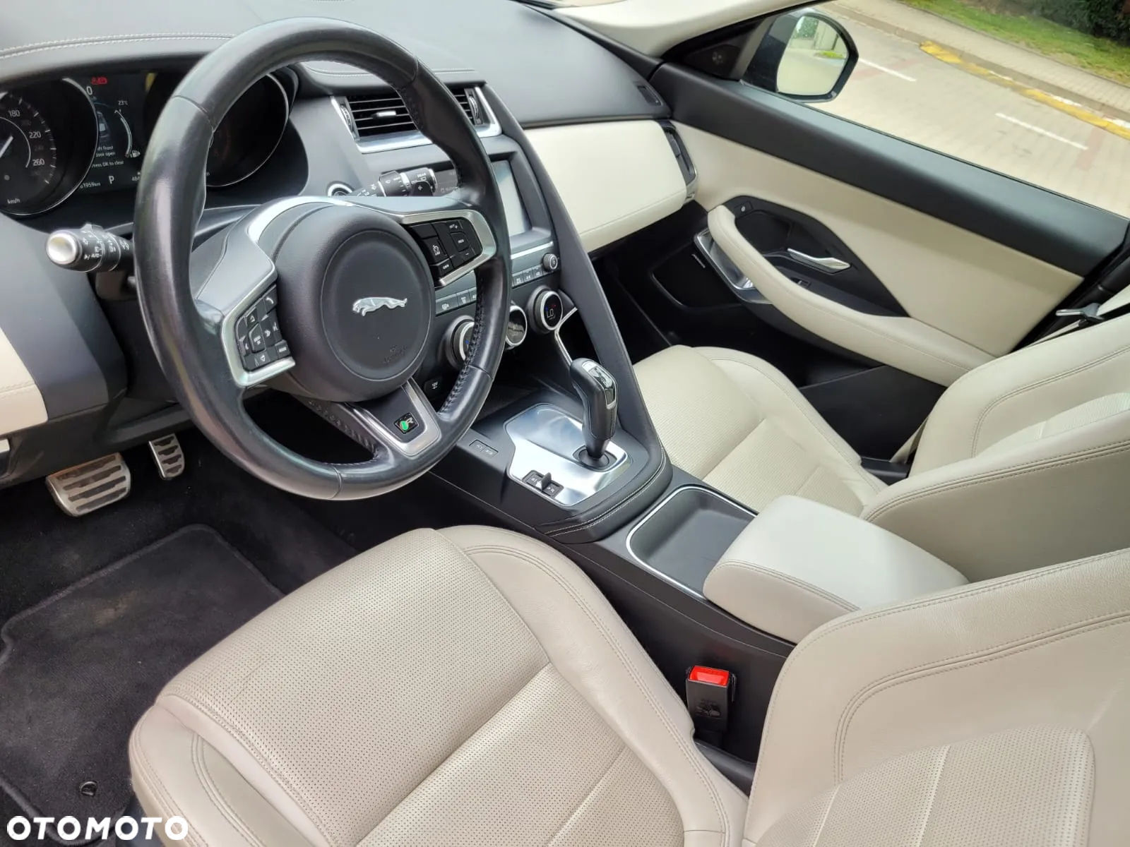 Jaguar E-Pace - 5
