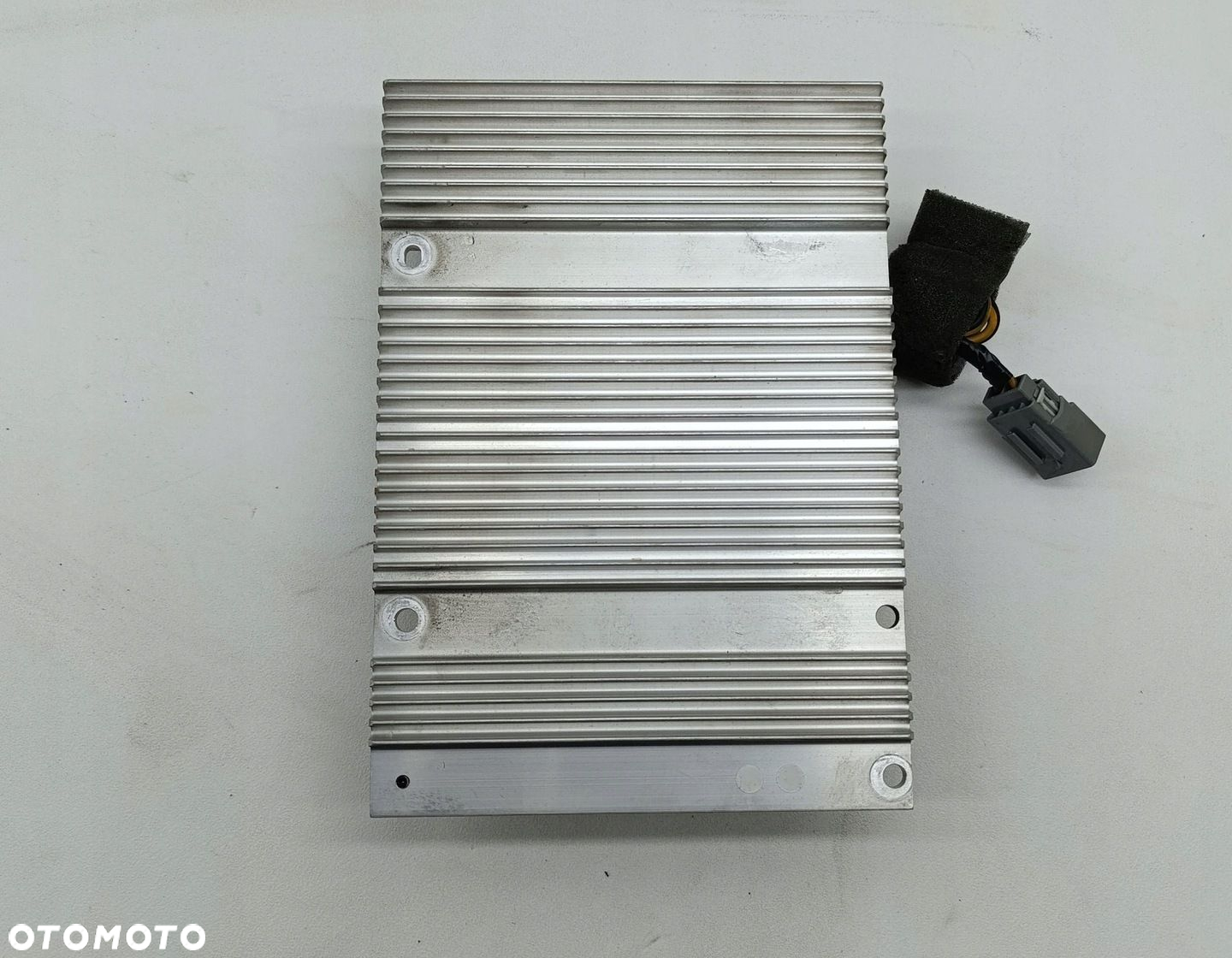 WZMACNIACZ AUDIO VOLVO V50 S40 II 30679536 - 3