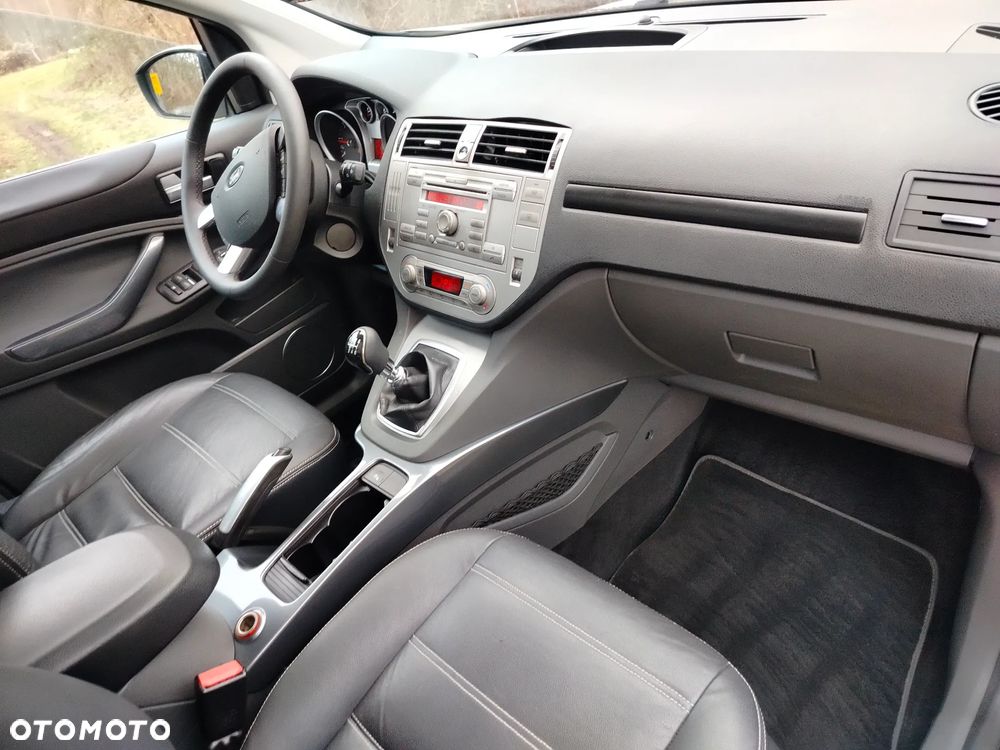 Ford Kuga 2.0 TDCi 2x4 Titanium - 18