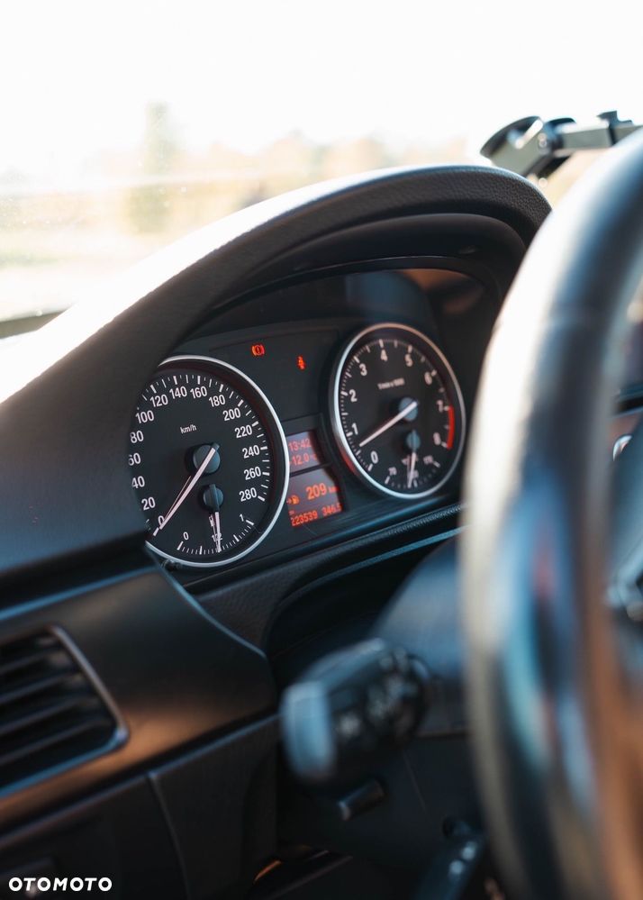 BMW Seria 3 330i xDrive - 17