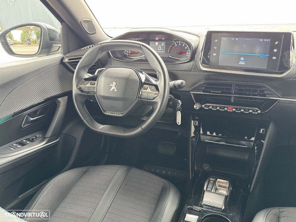 Peugeot 2008 1.5 BlueHDi Allure Pack EAT8 - 23