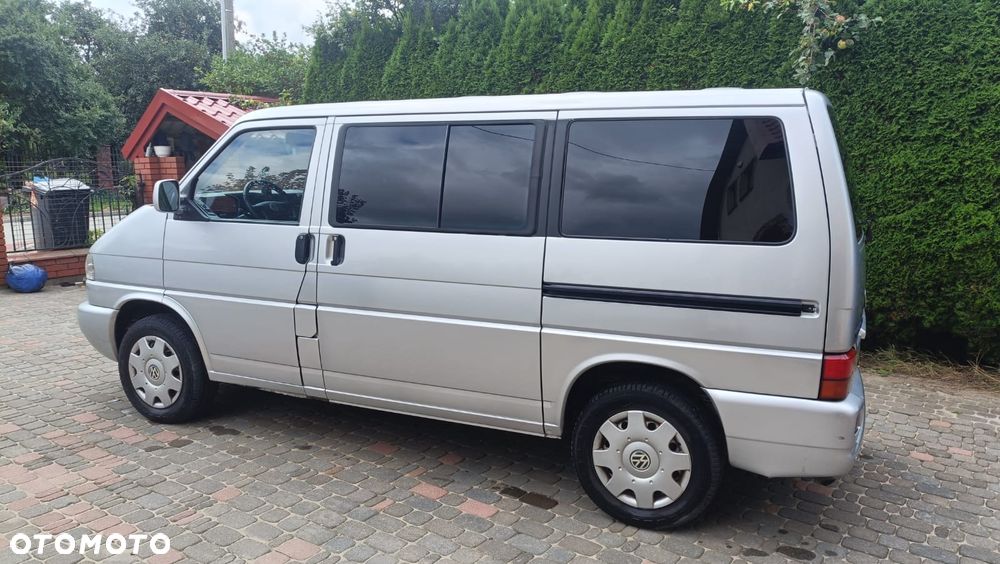 Volkswagen Caravelle - 2