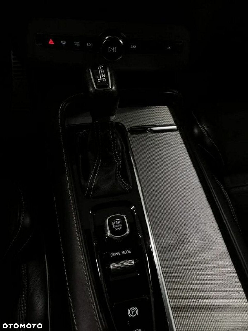 Volvo XC 90 D5 AWD R-Design - 32