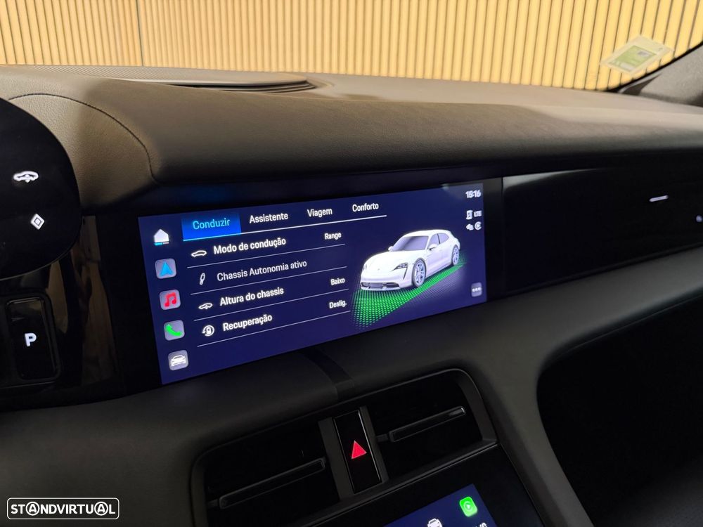 Porsche Taycan Cross Turismo 4 - 17