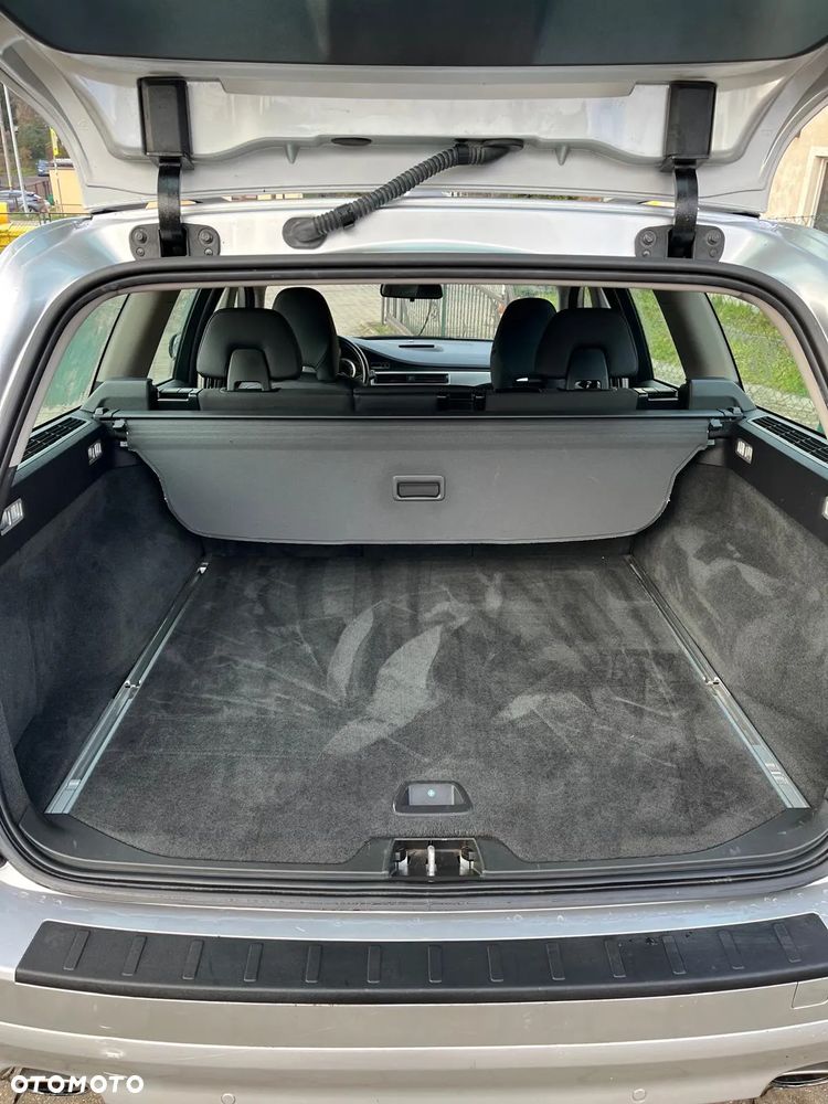 Volvo V70 D5 AWD Kinetic - 26