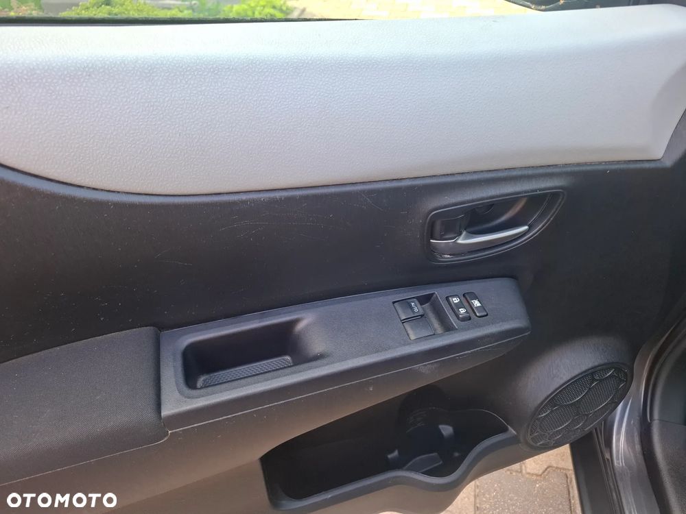 Toyota Yaris 1.5 VVT-i Comfort - 23