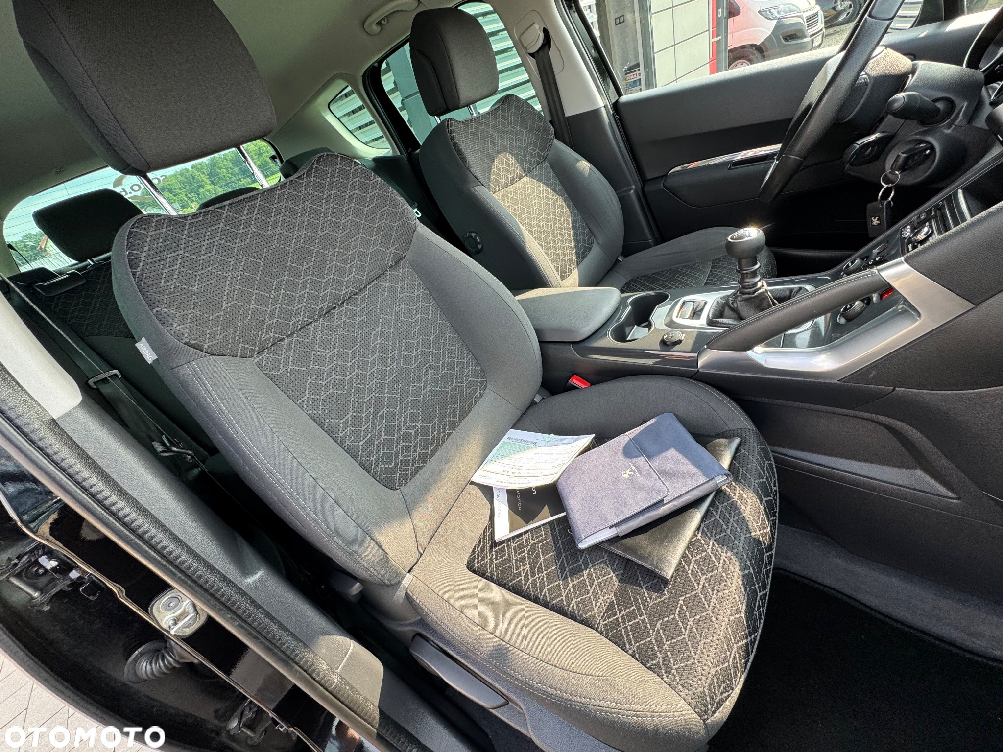 Peugeot 3008 1.6 BlueHDi Style S&S - 22