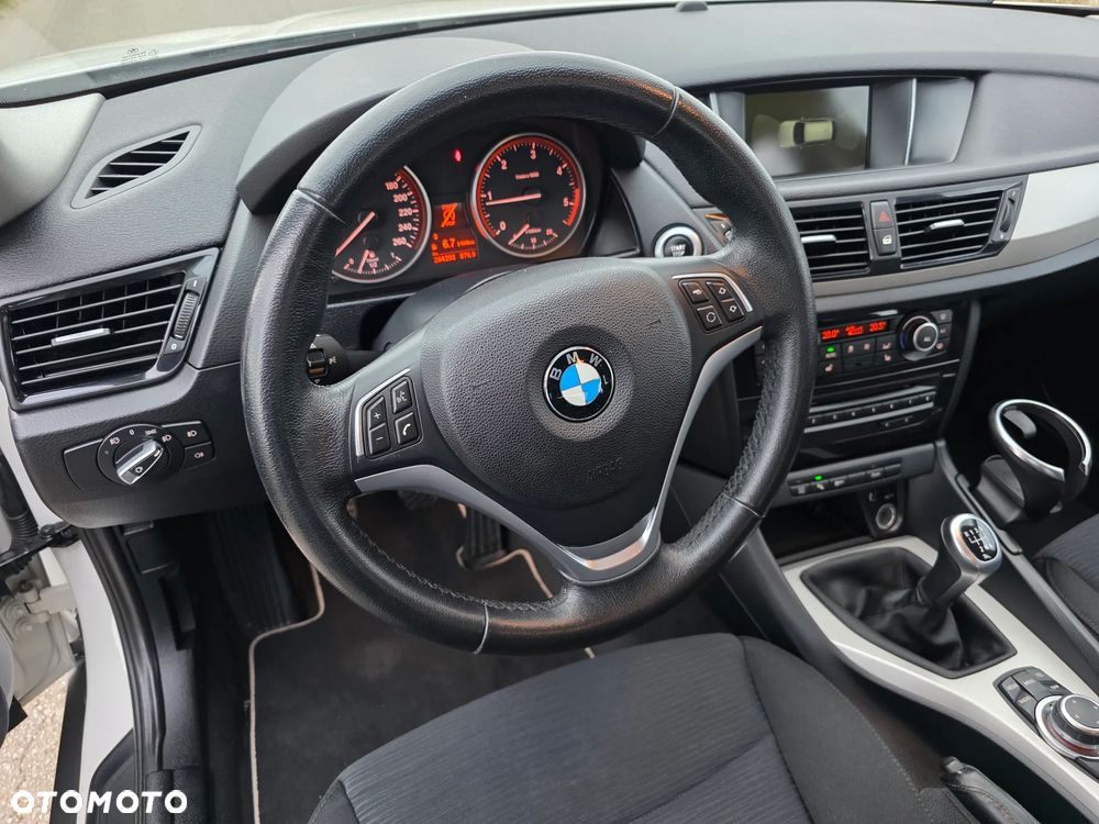 BMW X1 sDrive18d xLine - 20