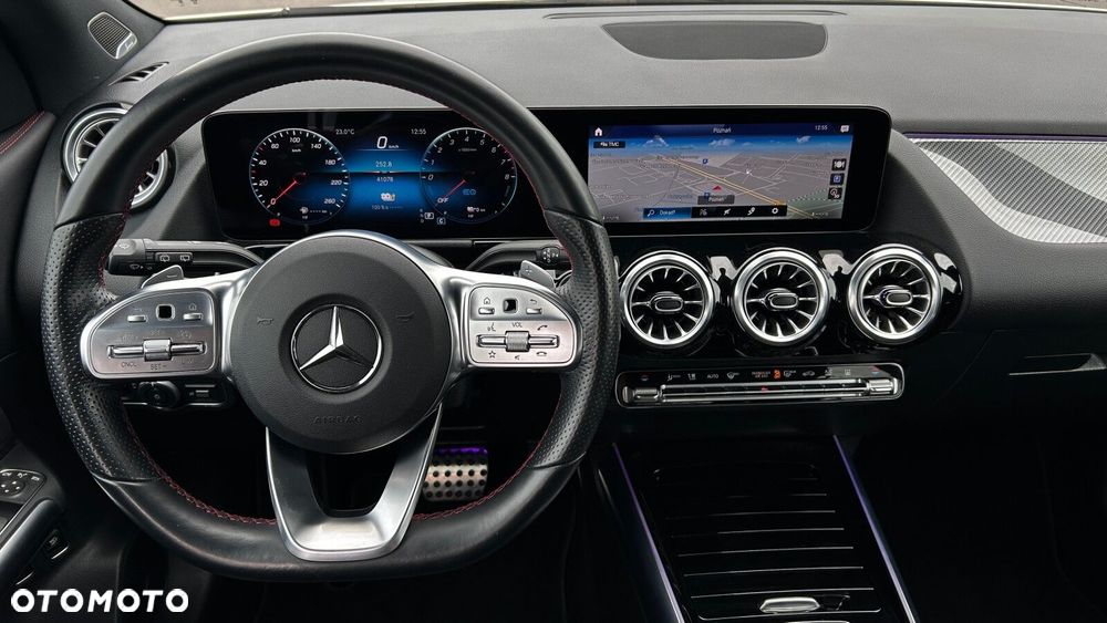 Mercedes-Benz GLA - 15