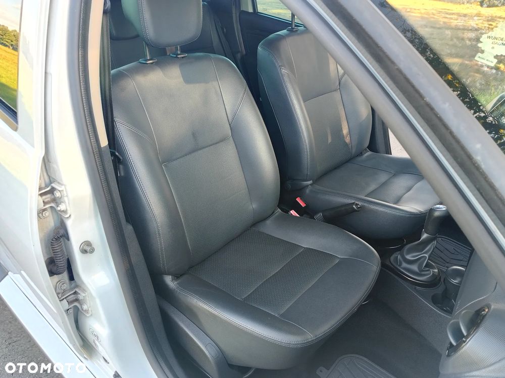 Dacia Duster 1.6 16V 4x2 Prestige - 21