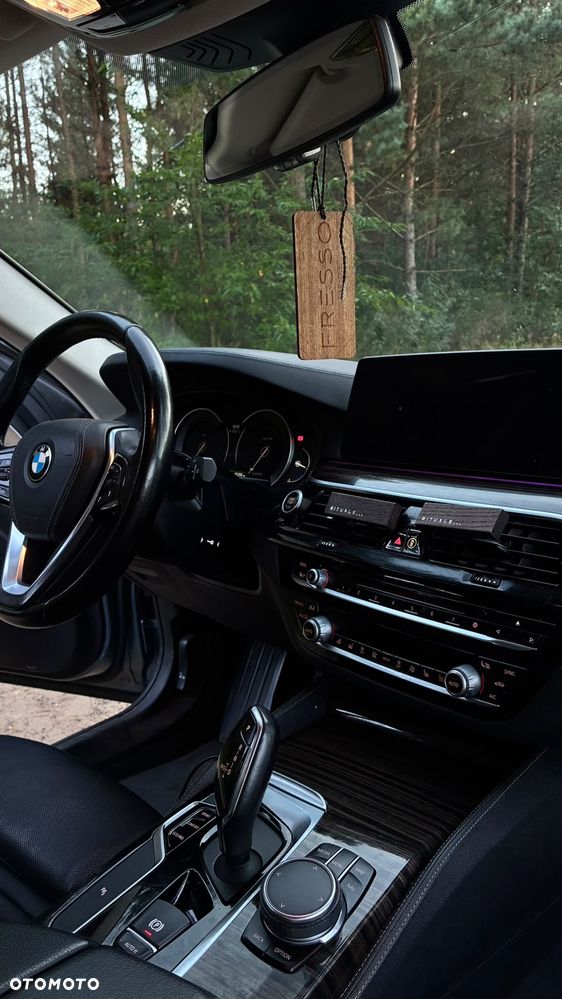 BMW Seria 5 525d Luxury Line - 20