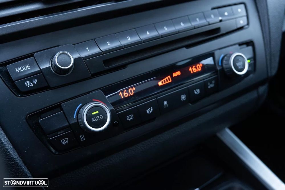 BMW 118 dA Line Sport - 17
