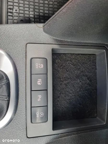 Volkswagen Caddy Maxi 2.0 TDI Comfortline DSG - 24