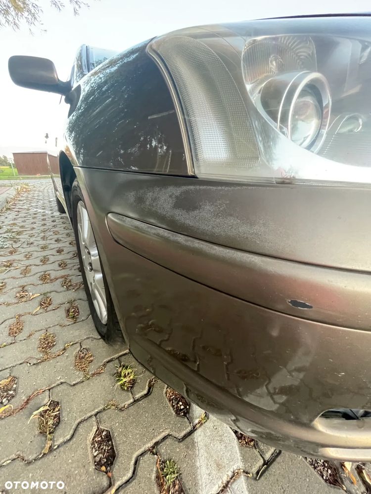 Toyota Avensis - 12