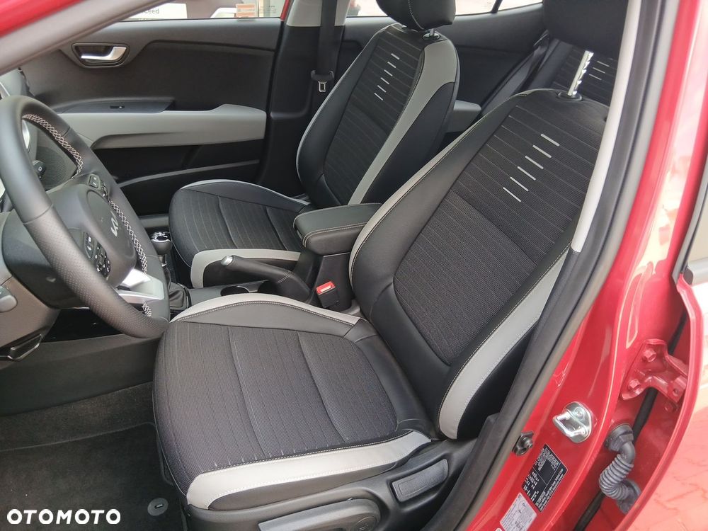 Kia Stonic 1.2 L - 29