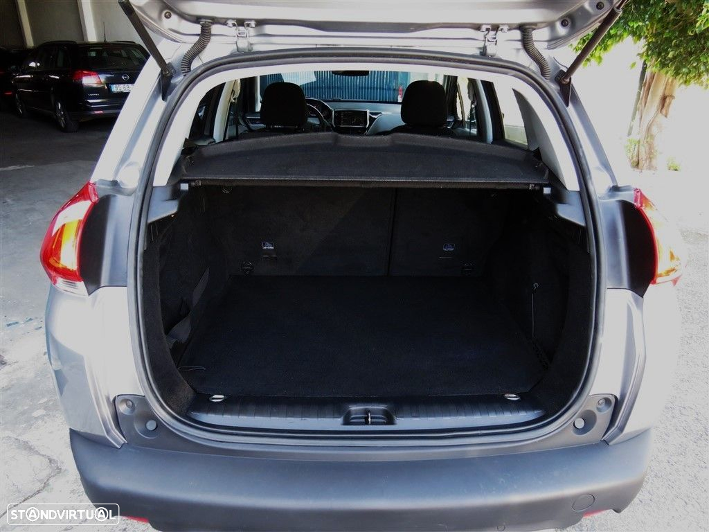 Peugeot 2008 1.2 PureTech Style - 6