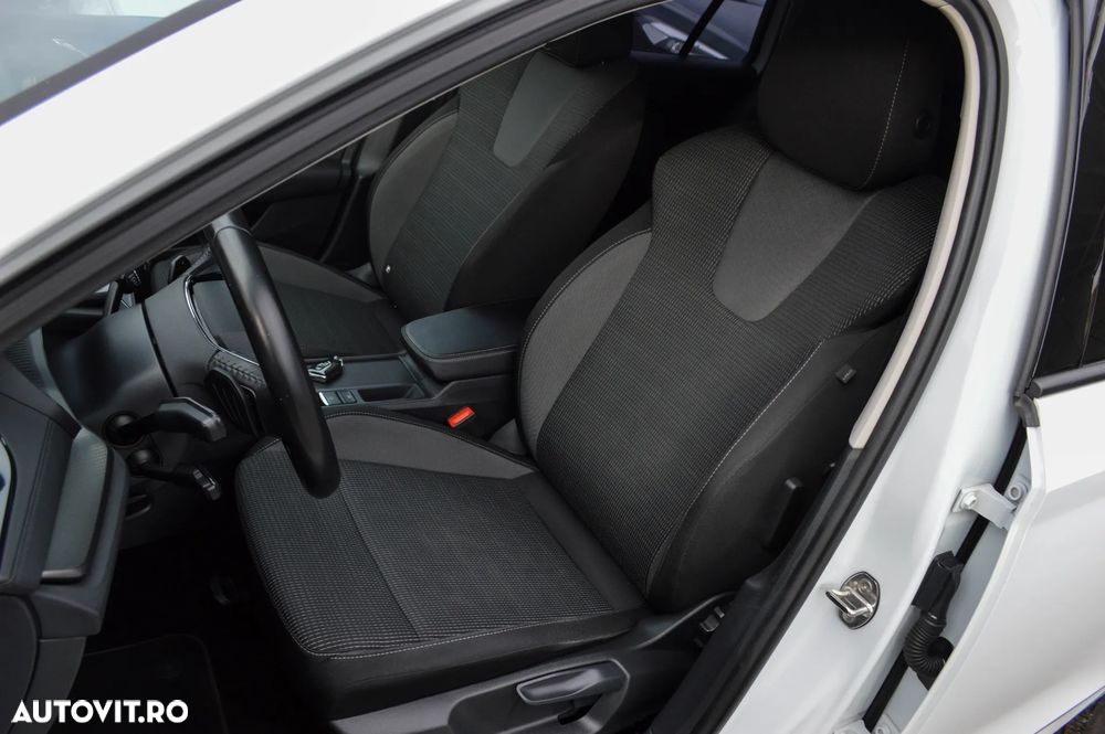 Skoda Octavia Combi 2.0 TDI DSG Tour - 29