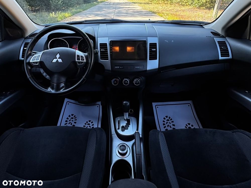 Mitsubishi Outlander - 17