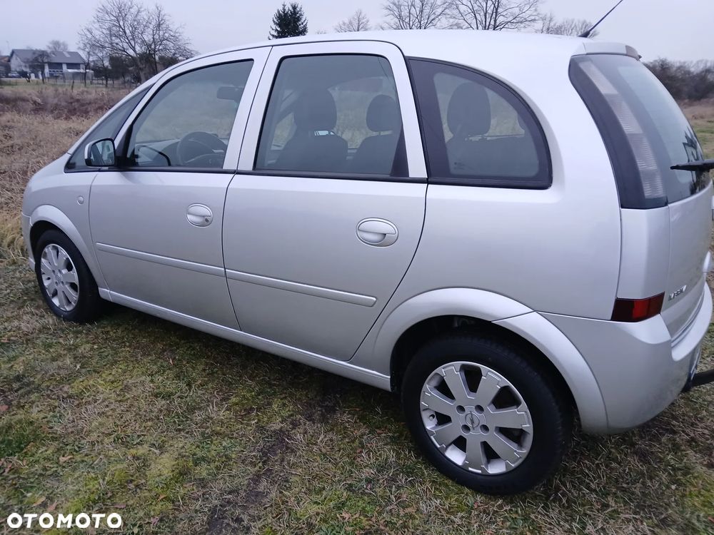 Opel Meriva 1.6 16V Cosmo - 12