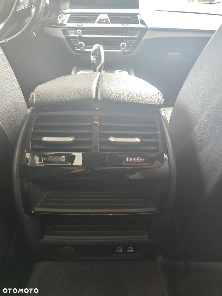 BMW Seria 5 518d Business Edition sport - 20