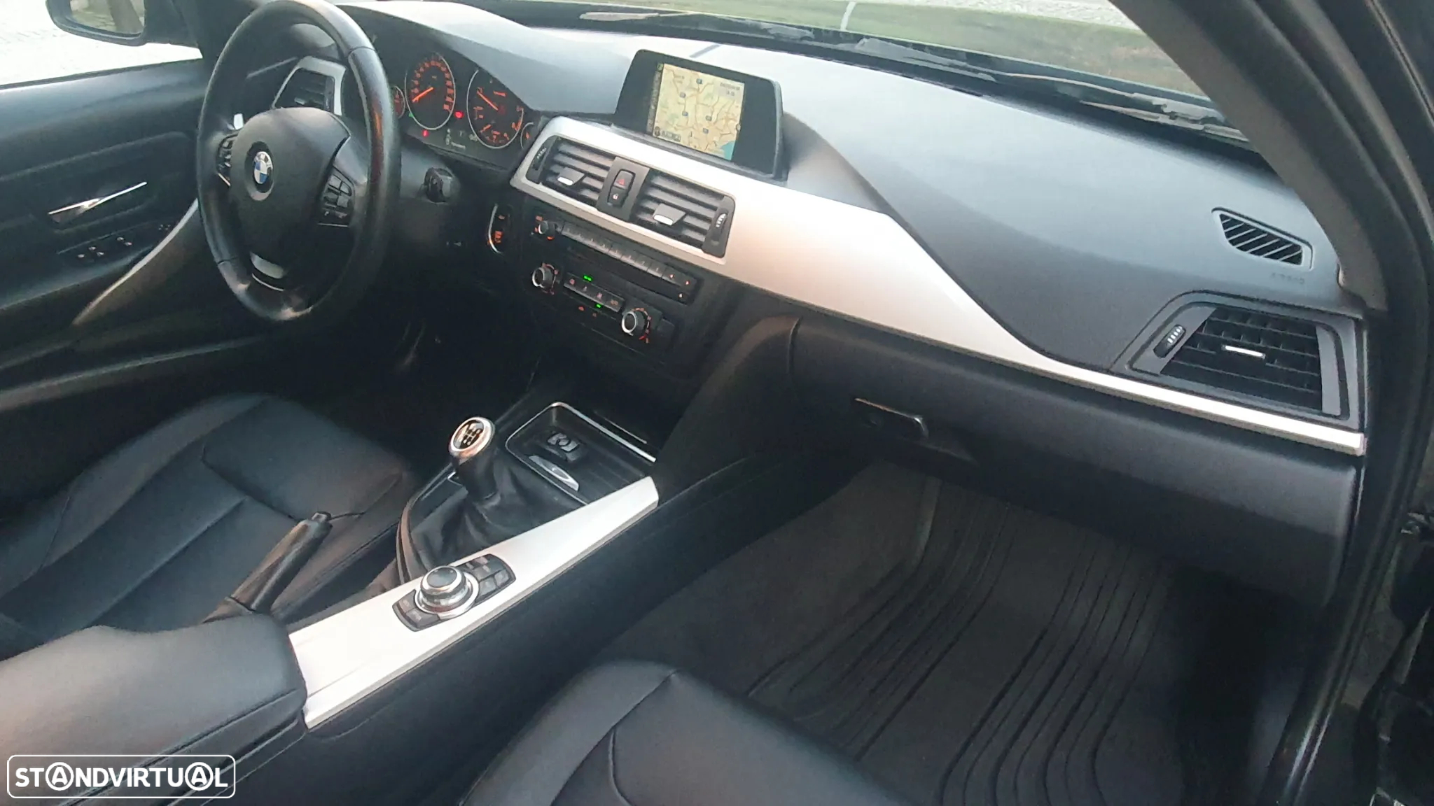 BMW 318 d Line Luxury - 22