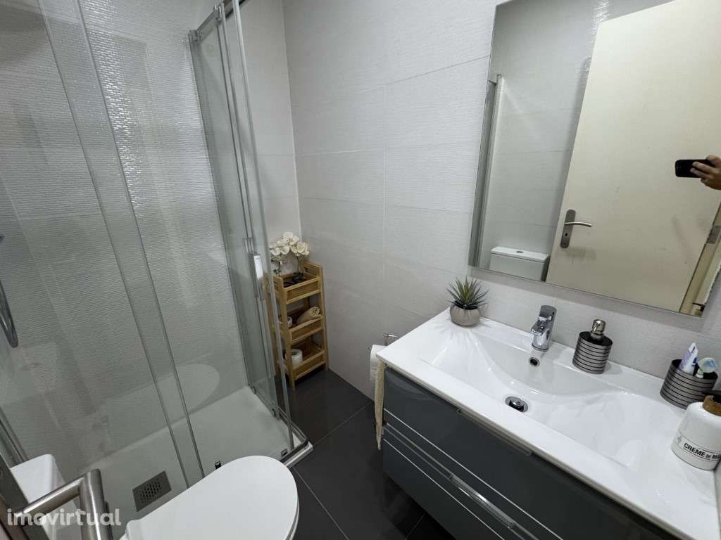 T4 Totalmente remodelado em Alfornelos - Junto ao Metro - Grande imagem: 3/16