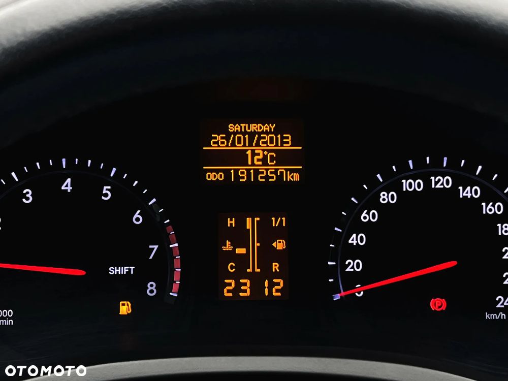 Toyota Avensis 1.8 Premium - 31