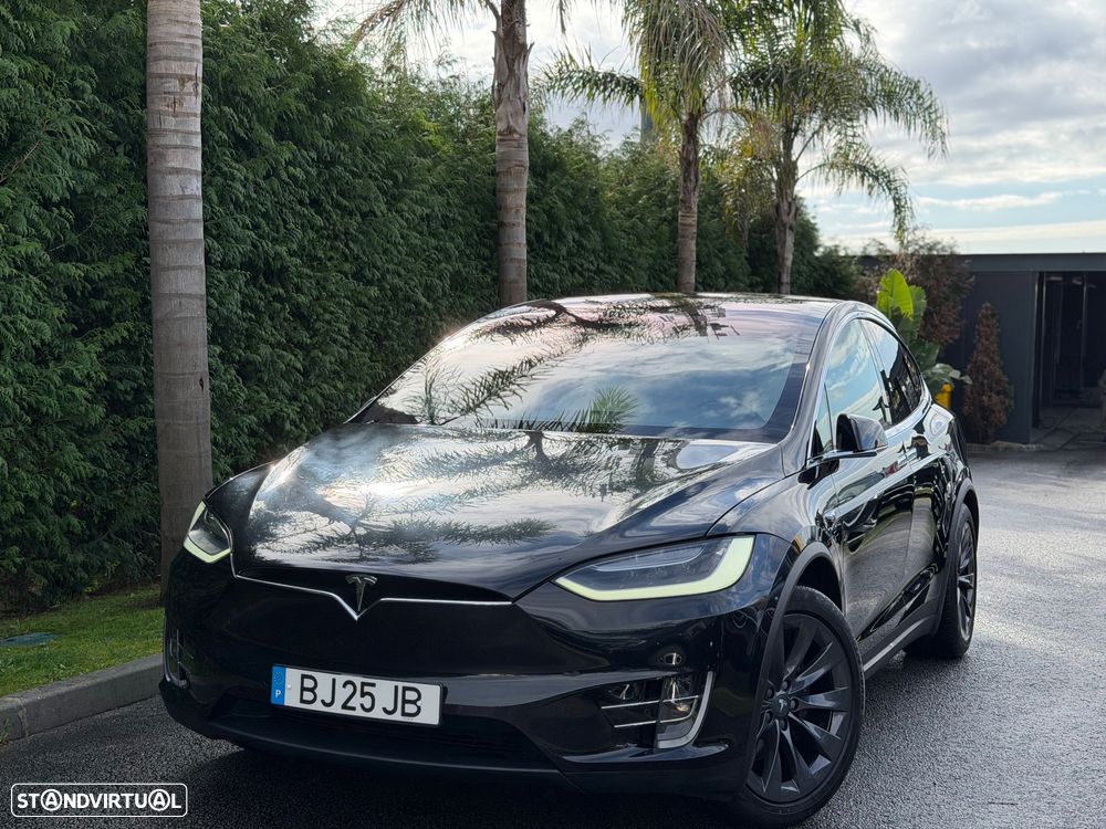 Tesla Model X - 2